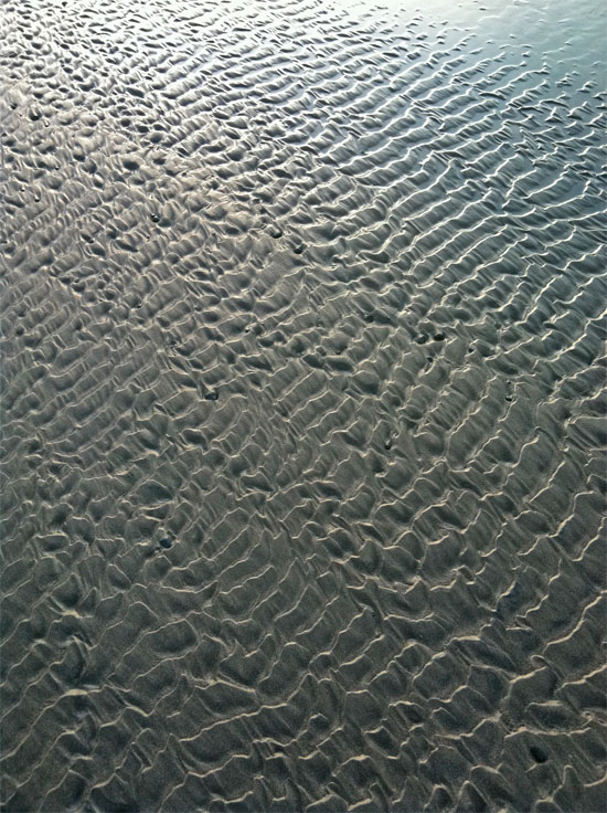 Ribboned black sand. Ribboned black sand.