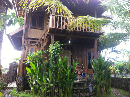 Travelling with a family? Rent the whole house for around 3,000,000 rupiah per week. Travelling with a family? Rent the whole house for around 3,000,000 rupiah per week.