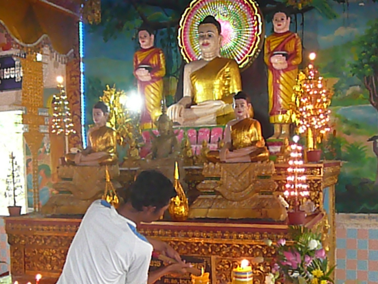 wat-krom-sihanoukville 006-550w prayers at Wat Krom, Sihanoukville Cambodia