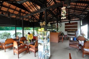Mother Home's Father Bar: A great place to enjoy the four hour happy hour...