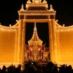 Crowds gather for a final view of the King Father