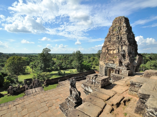 The summit of Pre Rup on a typically quiet afternoon.