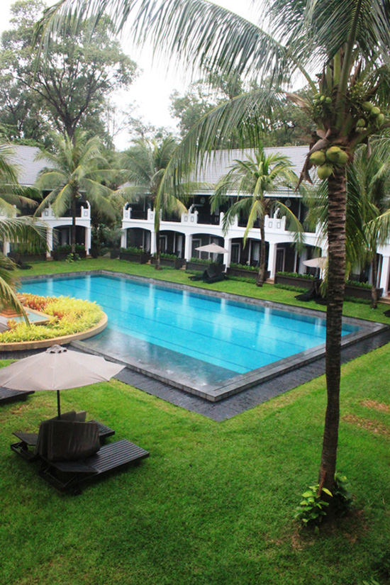 Courtyard pool says come hither.