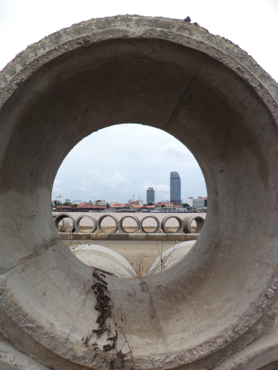 Playing peekaboo with Phnom Penh.