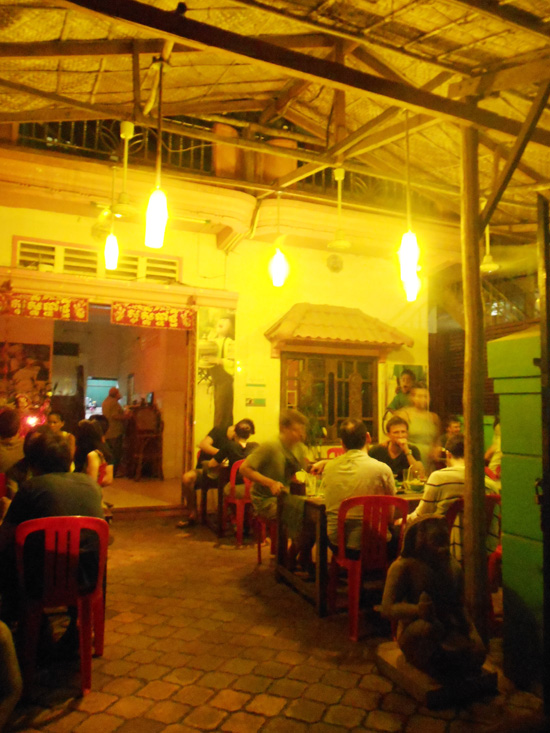 Simple decor. Simply good food.