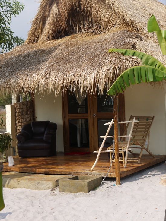 $85 bungalow with aircon