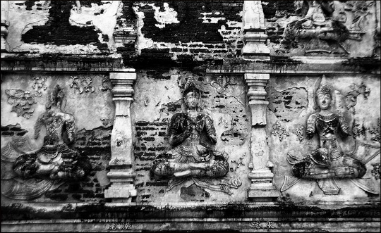 The stucco covered Buddhist 'angels' The stucco covered Buddhist 'angels'