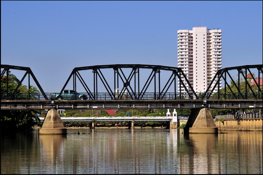 The old iron Narawat Bridge The old iron Narawat Bridge