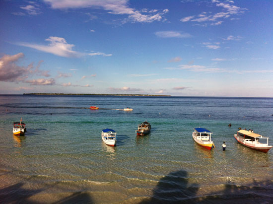 About as quiet as Bira gets on a weekend: just one banana boat out at 08:00. About as quiet as Bira gets on a weekend: just one banana boat out at 08:00.