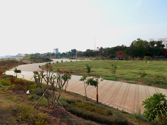 Lots of space for strolling.
