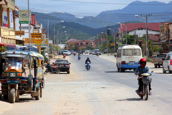 Phonsavan isn't a town we would call "bustling".