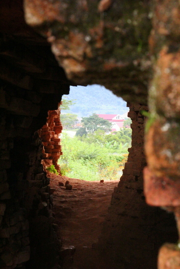 The hole in That Foun allows visitors to explore the construction of the stupa.