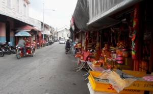 Temple stalls on Lorong Stewart