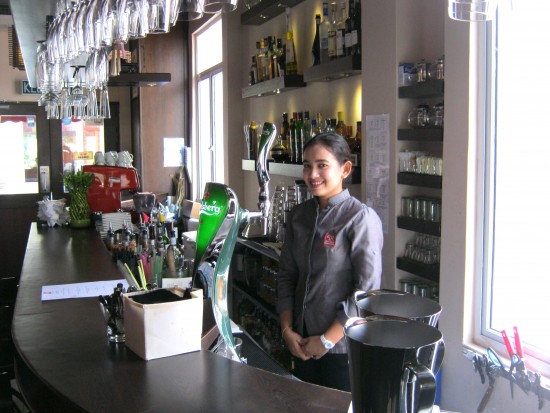 And yes they even have happy hour.