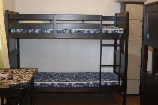 Spotless dorm room gets an A+.