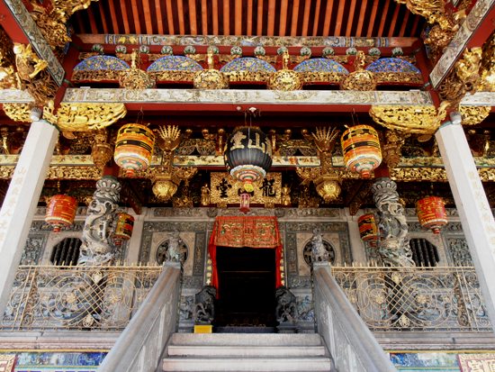 The entrance to the magnificent Khoo Kongsi is a riot of colours and textures.