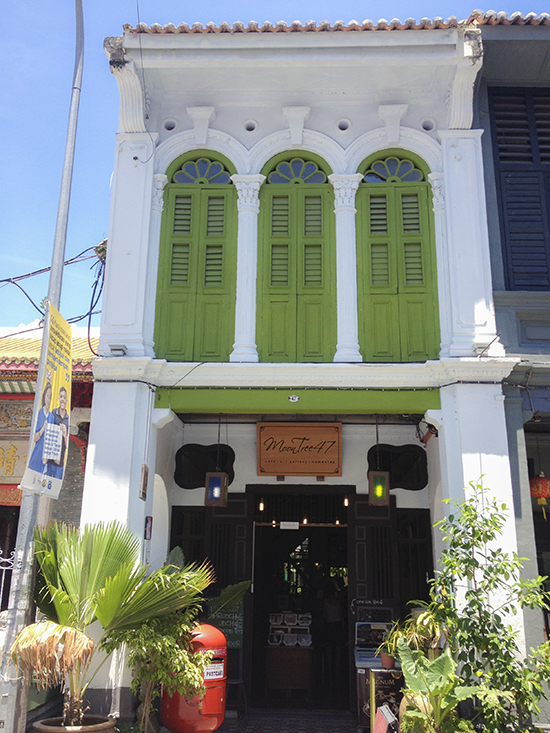 The bright green shutters that set Moon Tree 47 apart
