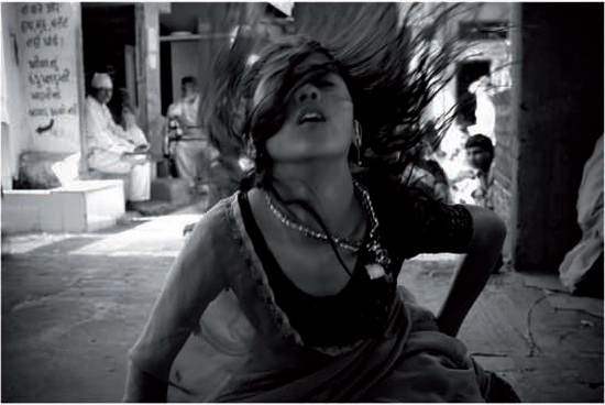 "The Possessed of Hazrat Mira Dater", India - Tewfic El-Sawy