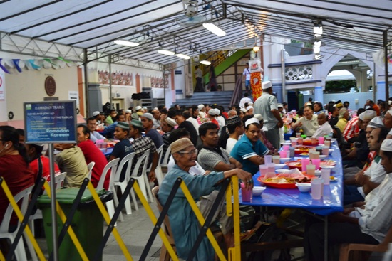 Muslims prepare for an Iftar, or breaking of fast session, at Sultan Mosque. Muslims prepare for an Iftar, or breaking of fast session at Sultan Mosque.