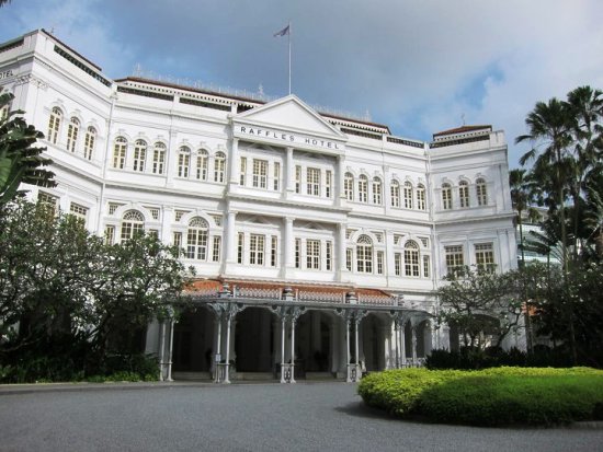 The Raffles Hotel today is the result of the enterpreneurship of Martin and Tigran Sarkies, Armenian brothers who became prominent hoteliers in the region.