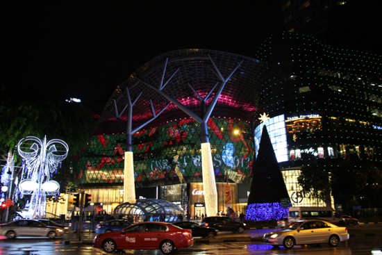 The great mass of lights that is Ion Orchard is glitzy normal days and even more glamourous during Christmas