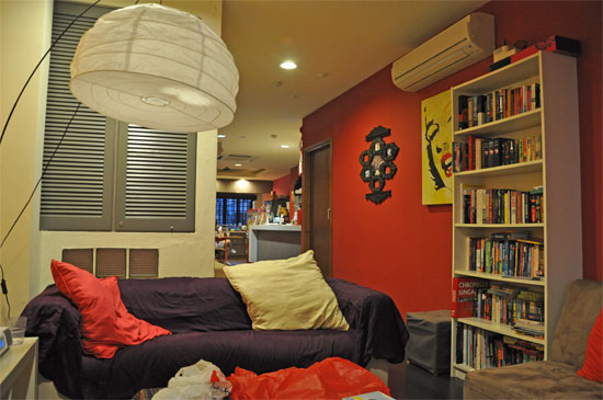 Lounge & library.