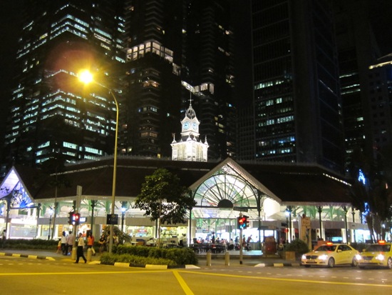 Lau Pa Sat is a heritage building, right in the midst of Singapore's financial hub