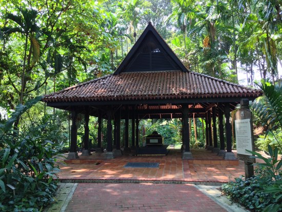 The purported resting spot of the remains of the last pre-colonial ruler of Singapore.