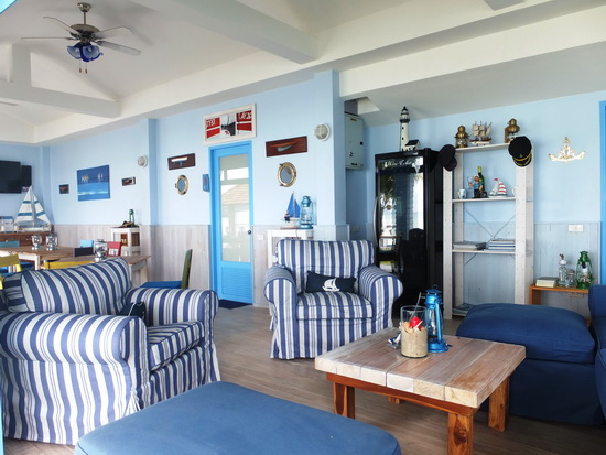 le beach bar lounge and restaurant
