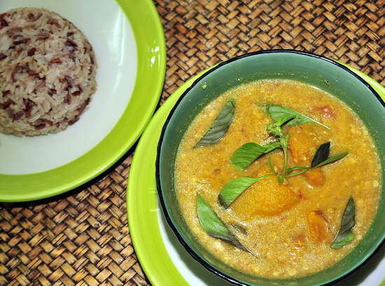 A popular selection is the tasty pumpkin, ginger and peanut curry