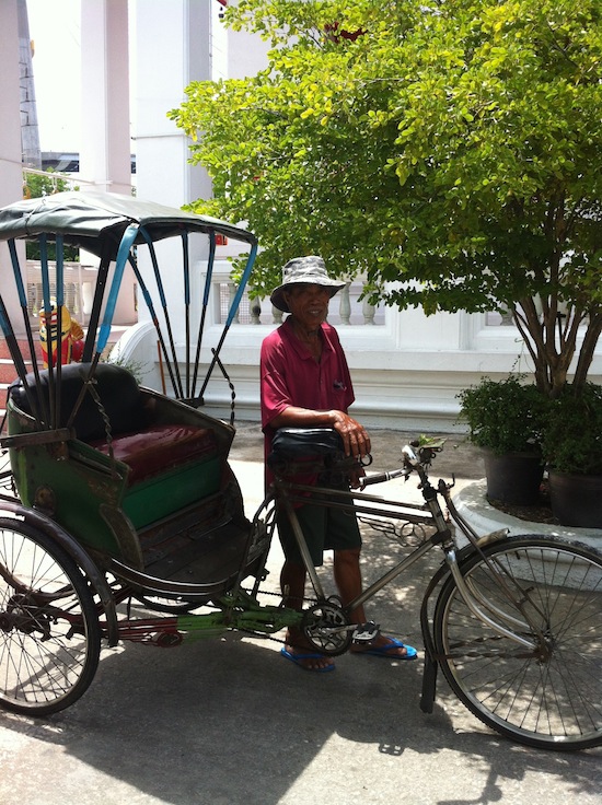 Sabai life -- who's in a rush?