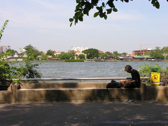 How to make the most of Phra Arthit Park.