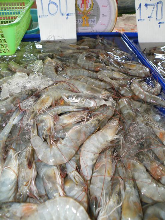 Ah, some grilled prawns on the barbecue sounds good.