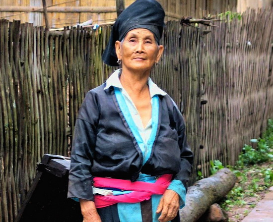 White Hmong woman, Nan Province