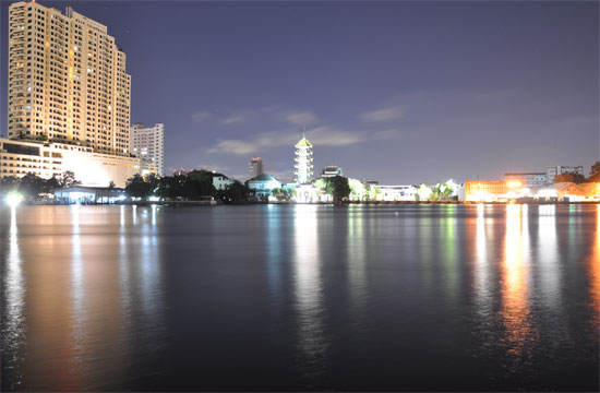 Indulge your insomnia with timelapse at 4am.