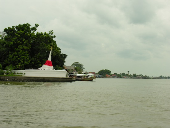 Ko Kret can still only be reached by boat.