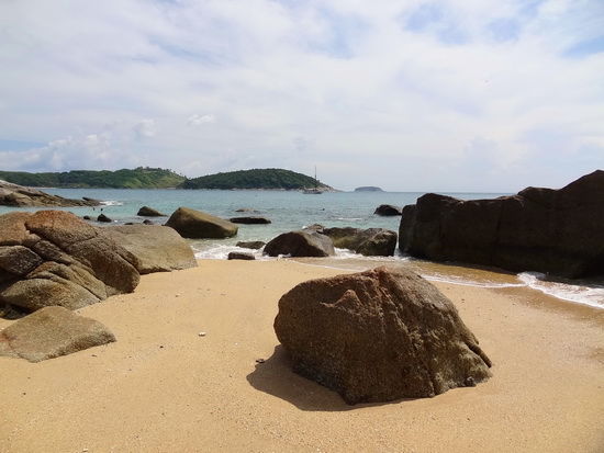 Enjoy a snorkelfest around Ao Sane's rocks.
