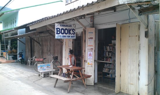 Chaloklum Books shop