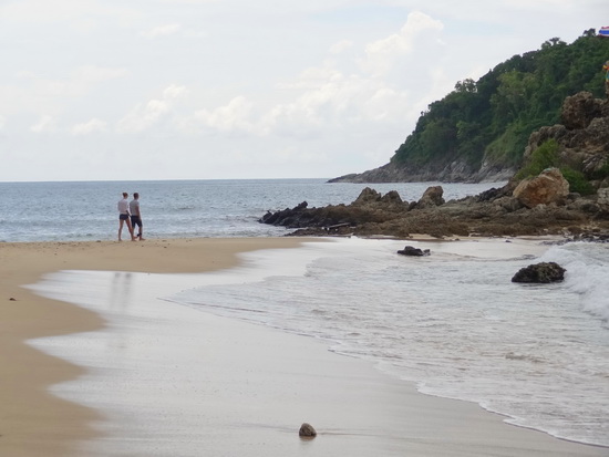 Ya Nui: soft sands and some rocks to scramble over.