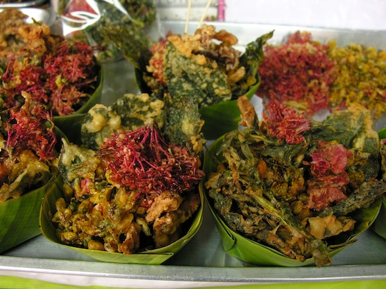 Would it be acceptable to show up with this sort of bouquet on a first date?