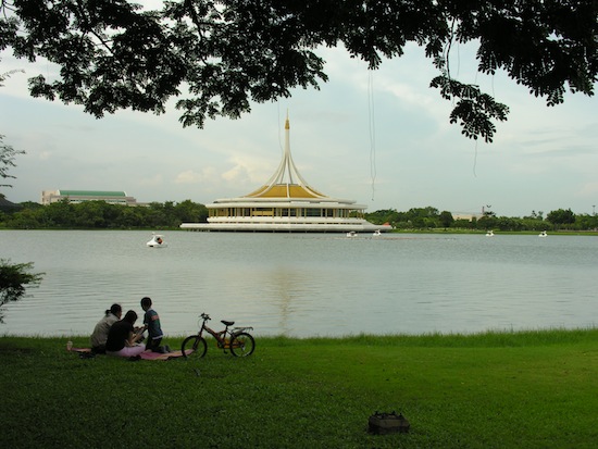 A view of the Rama IX memorial from afar.