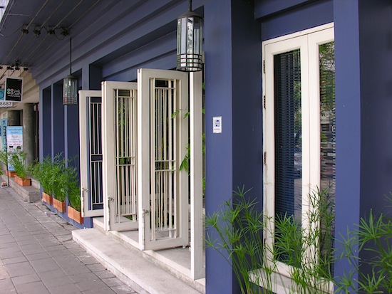 Loog Choob is a sophisticated 'homestay'.