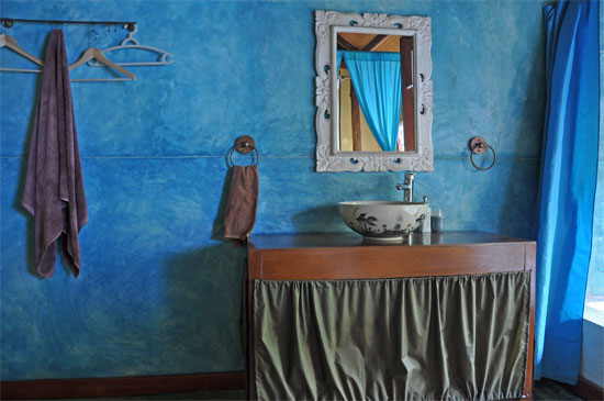 My bathroom: Not a painting. At Bann Makok.