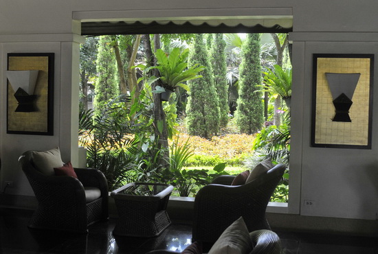 Attractive lobby area