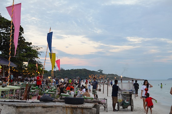 Gearing up for a Saturday night on Haad Sai Kaew.