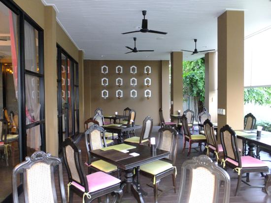Lovely setting, lovely food.