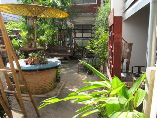Hidden gem of a garden in the midst of the Moon Muang madness in the old city.