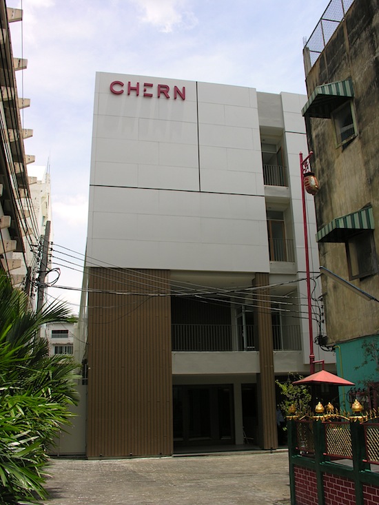 The new way: Chern Boutique Hostel, Bangkok.