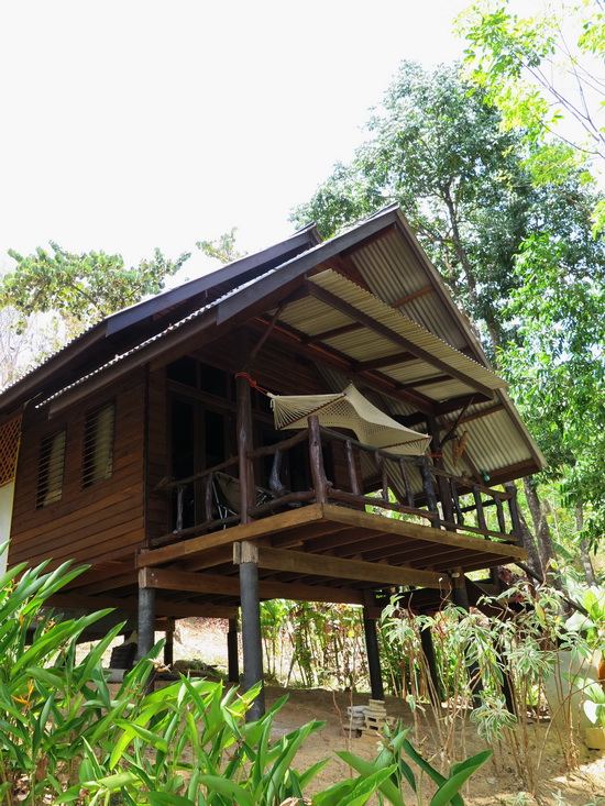 Bungalow Lek 1, one of the smaller room types.
