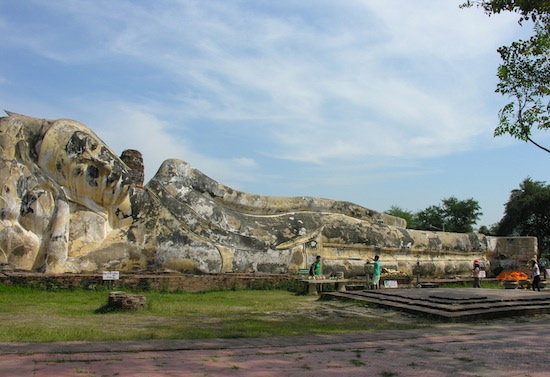 Wat Lokkayasutha: Almost as good as Wat Pho.